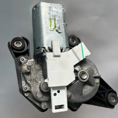 Duster, Sandero Arka Cam Silgi Motoru